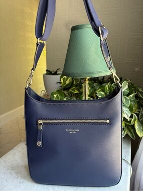 NWT Henri Bendel Bowery Messenger Shoulder/Crossbody Bag with Gold Hardware